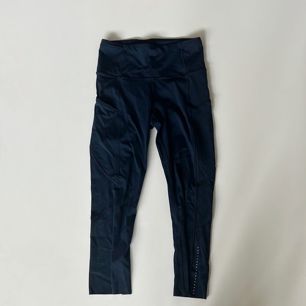 Navy Lululemon capri leggings